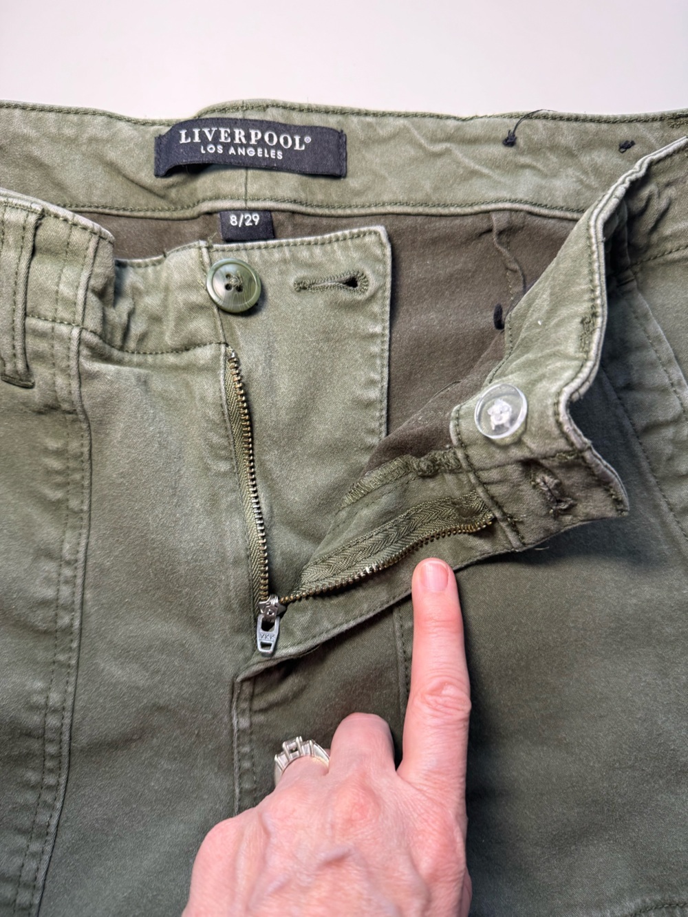 Liverpool Los Angeles Army Green Cargo Jogger Pants Ankle Zip Women’s size 8 - Picture 5 of 8